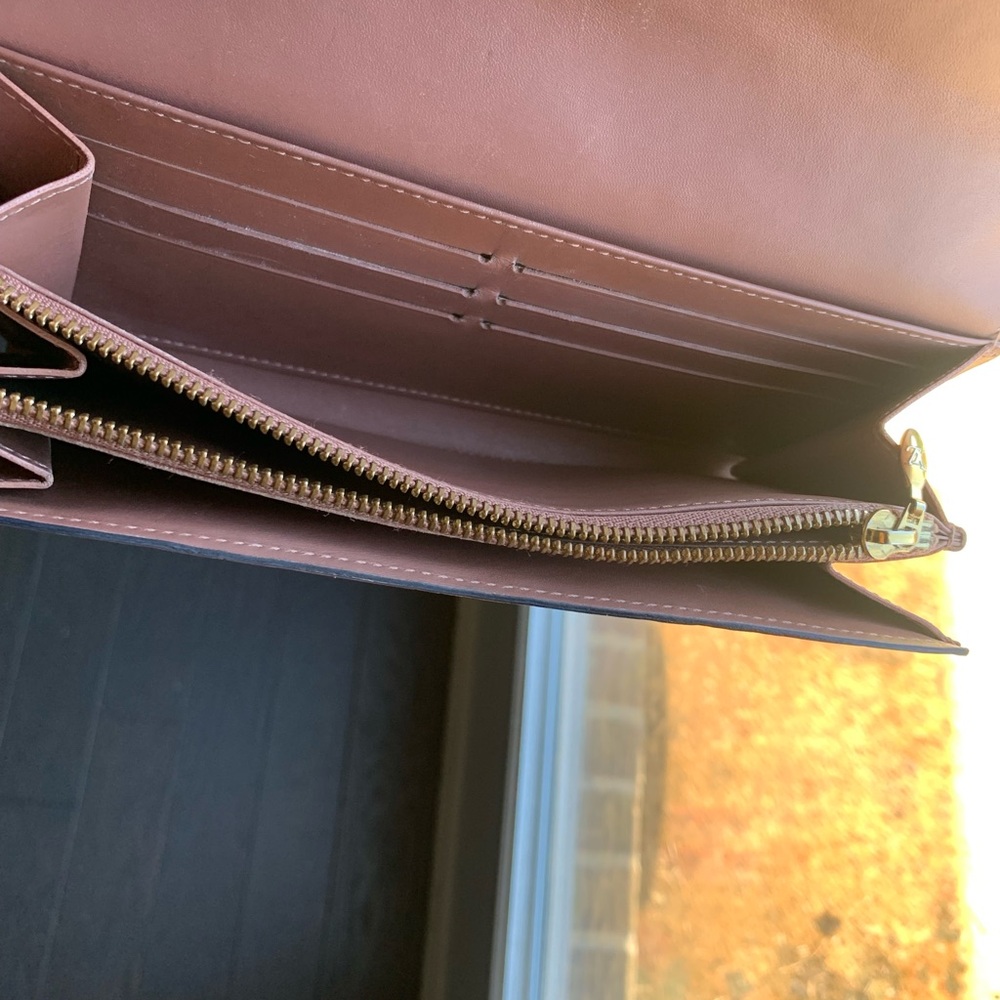 Louis Vuitton vernis Wallet - Picture 2 of 5
